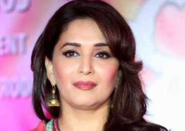 বিজ্ঞাপনে অংশ নিয়ে বিপদে মাধুরী
