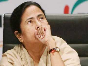 ১ দিন আগেই ঢাকায় অাসছেন মমতা!
