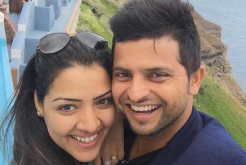 স্ত্রীকে নিয়ে প্যারিসে রায়না