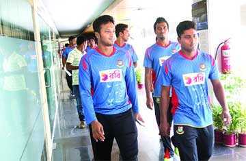 কোহলিদের দুর্বলতা জানলেন বোলাররা 