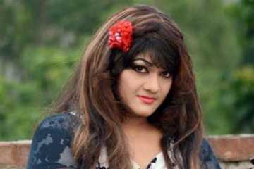 ফিরলেন মুনমুন
