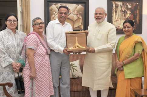 বাজপেয়ীর পরিবারকে \\\'মুক্তিযুদ্ধ সম্মাননা\\\' পৌঁছে দিলেন মোদি