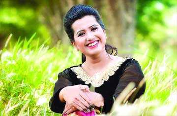 কাজের মধ্যে ডুবে থাকতে চাই