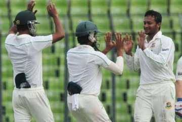 অবশেষে সাকিবের জোড়া আঘাত