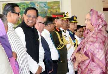 যুক্তরাজ্যের উদ্দেশে প্রধানমন্ত্রীর ঢাকা ত্যাগ
