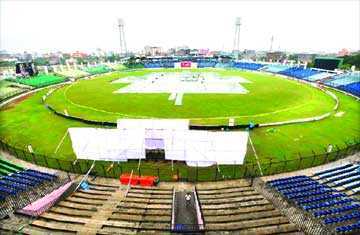 বৃষ্টিতে ভেসে গেল দ্বিতীয় দিন