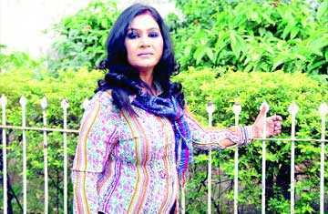 অভিনয়ে সামিনা 
