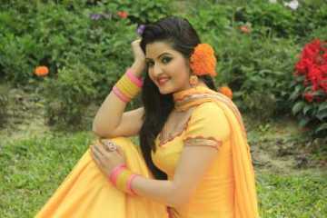 \\\'মহুয়া সুন্দরী\\\' এখন কলকাতায়