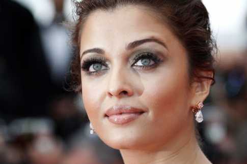 এবার আইনী জটিলতায় ঐশ্বরিয়া