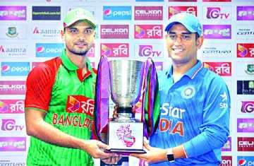বাড়তি চাপ নেই মাশরাফির