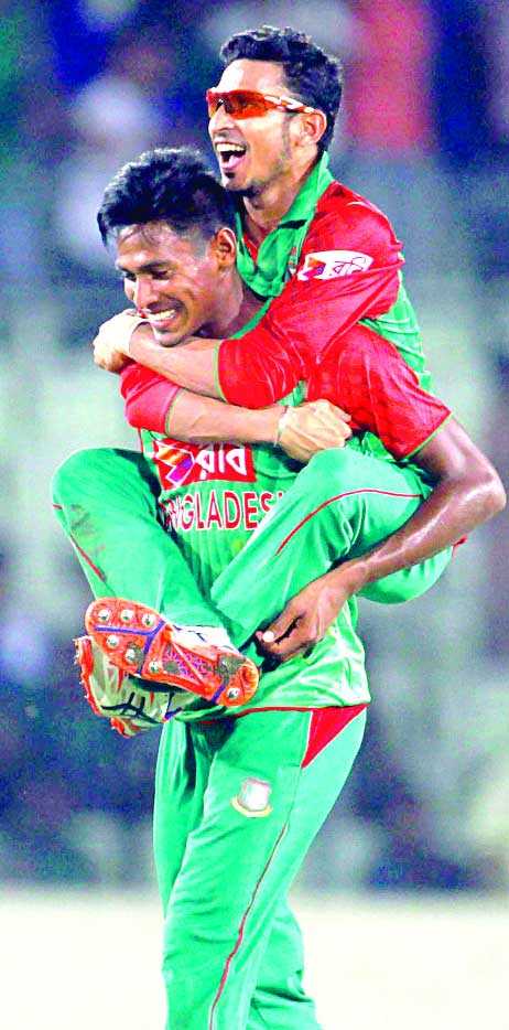 ২২ গজে মুস্তাফিজের মহাকাব্য 