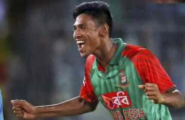 আজও শুরুতে মুস্তাফিজুরের আঘাত 
