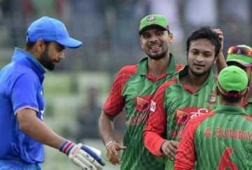 ভারতকে হোয়াইটওয়াশ করতে দরকার ৩১৮ রান