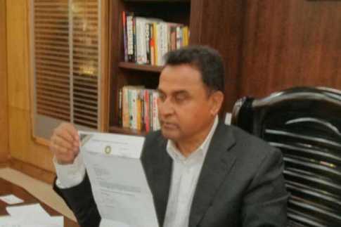 সিরিজ জয়ে কামালকে অভিনন্দনপত্র ও উপহার ডালমিয়ার