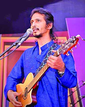 এবার কণ্ঠ ফেরি করে বেড়িয়েছি