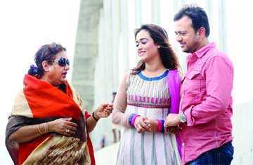 কবরীর পরিচালনায় রিয়াজ-অহনা 