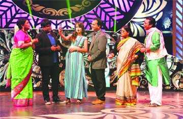 ৪ মিনিটের নাটকে ৬ তারকা 