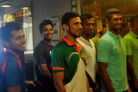 চট্টগ্রামে বাংলাদেশ ও দক্ষিণ আফ্রিকা দল