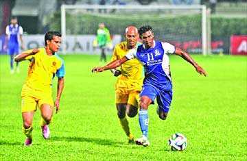 সানডের হ্যাটট্রিকে আবাহনীর জয় 