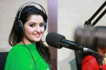 লাভগুরুতে শ্রোতাদের সঙ্গে পরীর আড্ডা