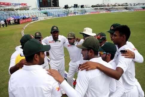 মাহমুদউল্লাহর আঘাতে দ. আফ্রিকা শিবিরে ফাটল