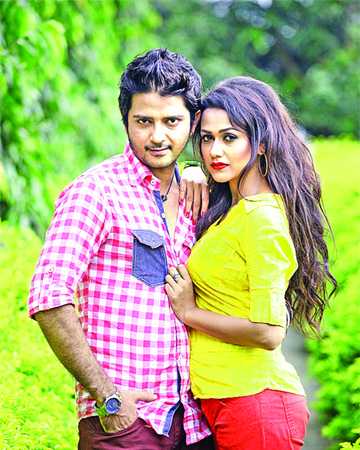 বিনা কর্তনে \\\'ছেলেটি আবোল তাবোল, মেয়েটি পাগল পাগল\\\'