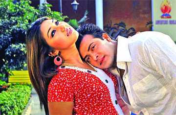 আবারও শাকিব-অপুর রেকর্ড 