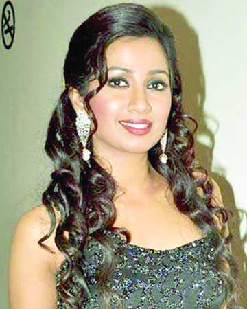 নতুন সংসার নিয়ে শ্রেয়া 