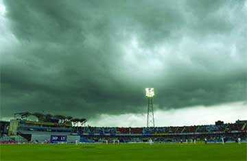 আকাশ কালো মেঘ 