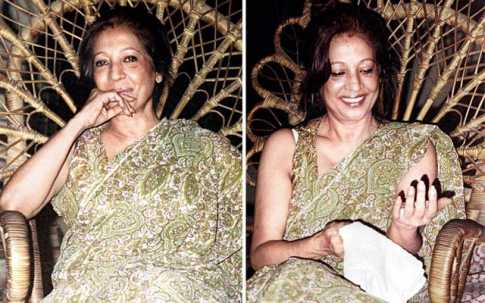 মহানায়িকার অন্তরালের ছবি ফেইসবুকে ভাইরাল