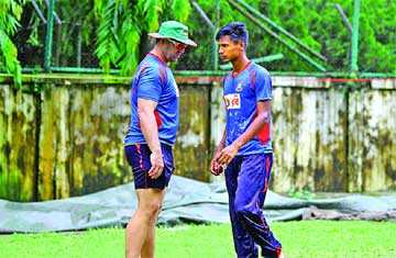 হিথ স্ট্রিক মুস্তাফিজকে কী জ্বলে ওঠার কথা বলছেন