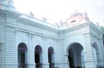 আসল চেহারায় ফিরছে মুক্তাগাছার রাজবাড়ী 