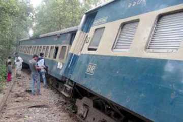 চার ঘণ্টার মাথায় একই ট্রেন লাইনচ্যুত