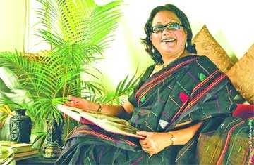নায়িকার খোঁজে নায়িকা...