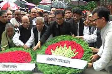 টুঙ্গীপাড়ায় বঙ্গবন্ধুর সমাধিতে আওয়ামী লীগের শ্রদ্ধা