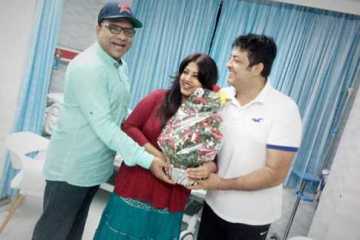 সানী-মৌসুমীকে শুভেচ্ছা জানাতে মাঝরাতে হাসপাতালে মিশা