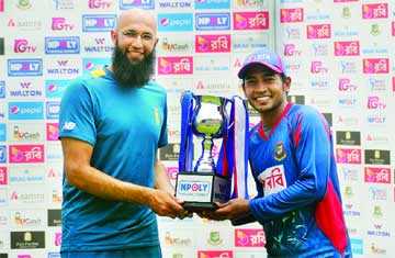মুশফিক নিজেও বিস্মিত! 