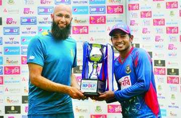 মুশফিক নিজেও বিস্মিত! 