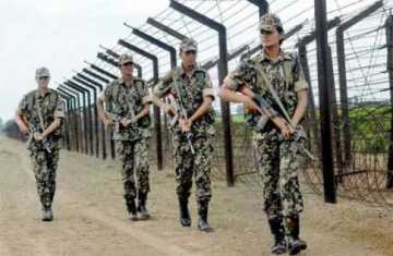 ১৬ বাংলাদেশিকে ফেরত দিয়েছে বিএসএফ