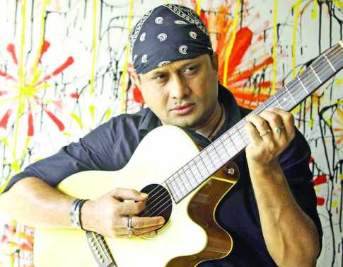 বঙ্গবন্ধুকে নিয়ে এস আই টুটুল 