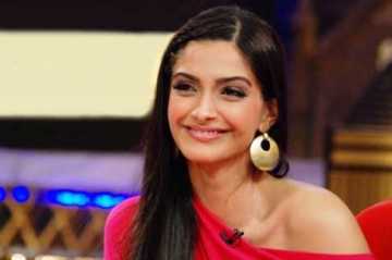 এখনই বিয়েতে রাজি নন সোনম