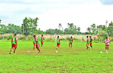 ফাইনালে ওঠার লড়াই