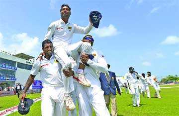 নাটকীয় ম্যাচে লঙ্কানদের জয় 