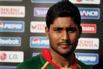 ভারতে পূর্বপুরুষের ভিটায় ইমরুল কায়েস
