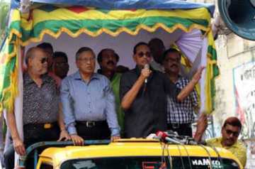 সন্ত্রাসের প্রতিবাদে রাস্তায় নামার আহ্বান এরশাদের