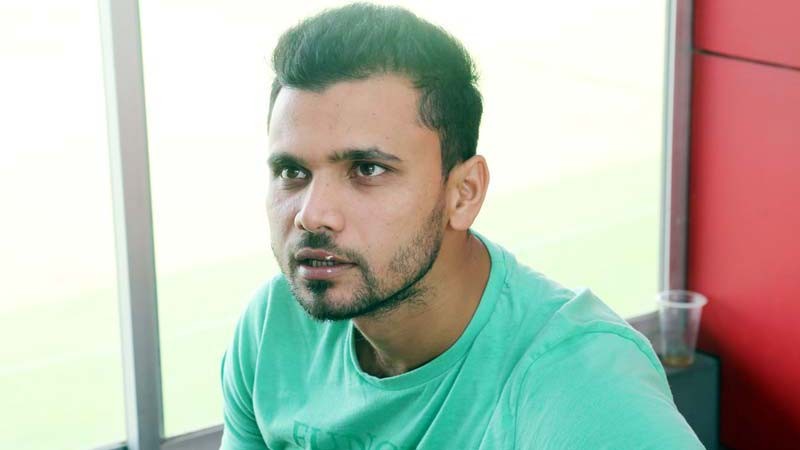 সুস্থ হয়ে বাসায় ফিরলেন মাশরাফি