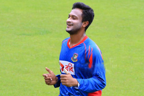 সাকিবের প্রতি আগ্রহ বিপিএলের ৫ ফ্র্যাঞ্চাইজির
