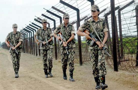 লালমনিরহাট সীমান্তে পড়ে থাকা কঙ্কালটি নিয়ে গেল বিএসএফ