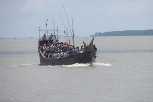 বঙ্গোপসাগরে দস্যুদের গুলিতে ১৮ জেলে আহত