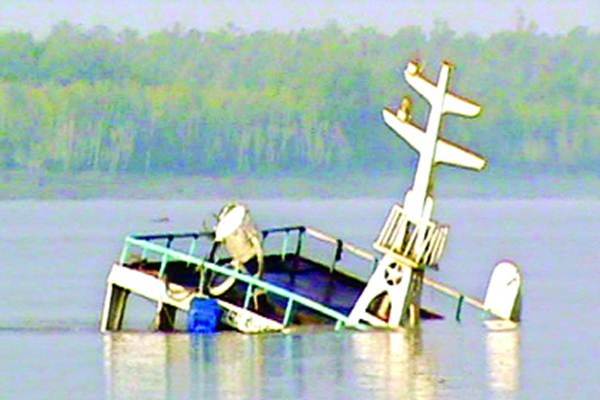 মংলায় ডুবে যাওয়া জাহাজটির উদ্ধার শুরু হয়নি